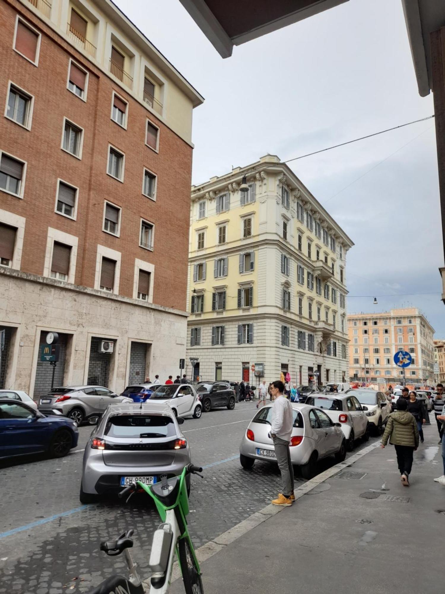 Vicino Alla Metropolitana Apartment *